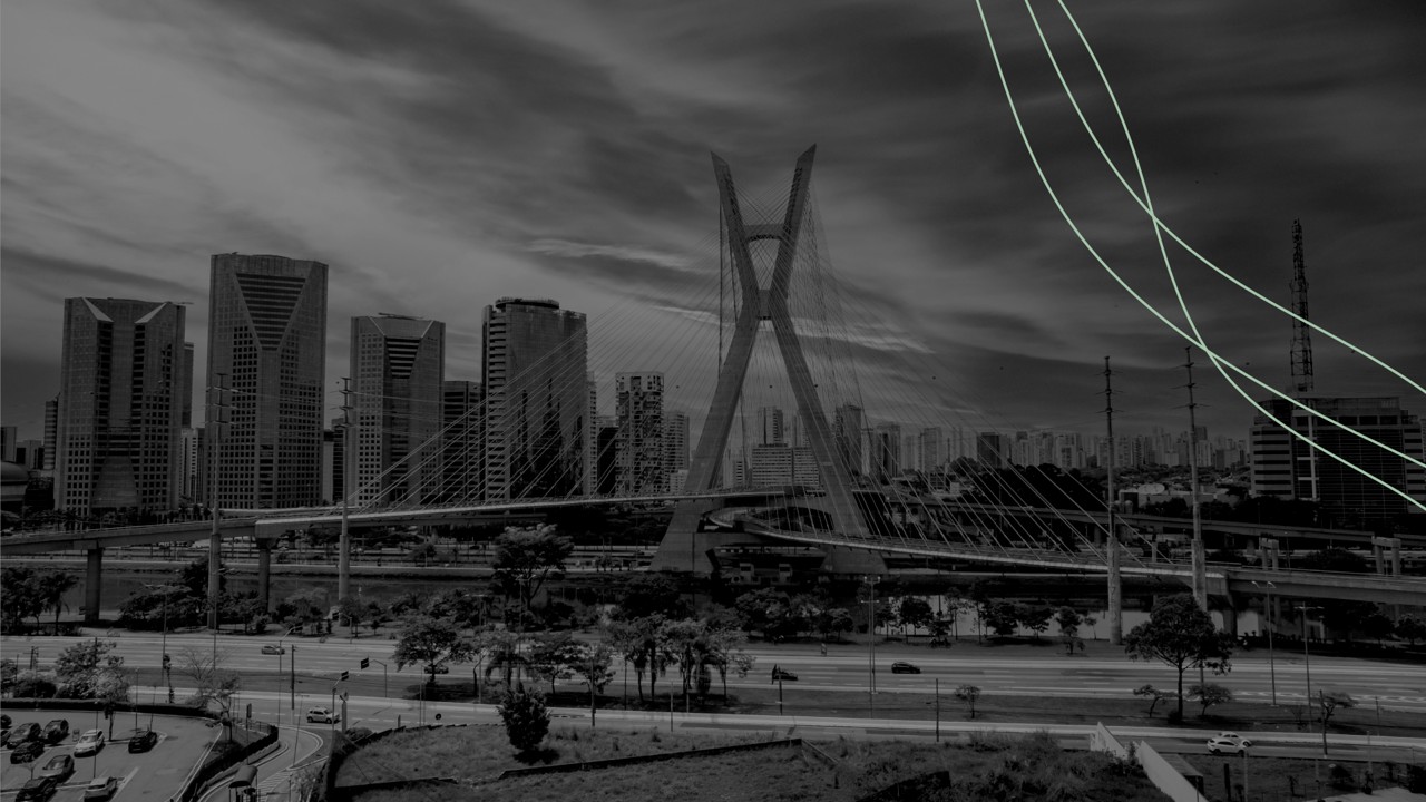 Ponte Octávio Frias de Oliveira e skyline de São Paulo